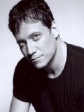 Holt McCallany