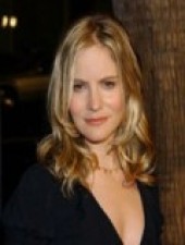 Jennifer Jason Leigh