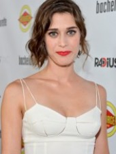 Lizzy Caplan